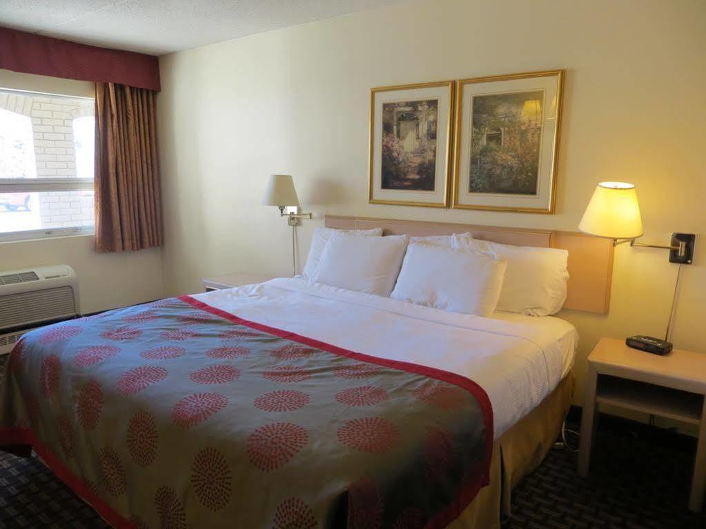 Ramada Limited 2*