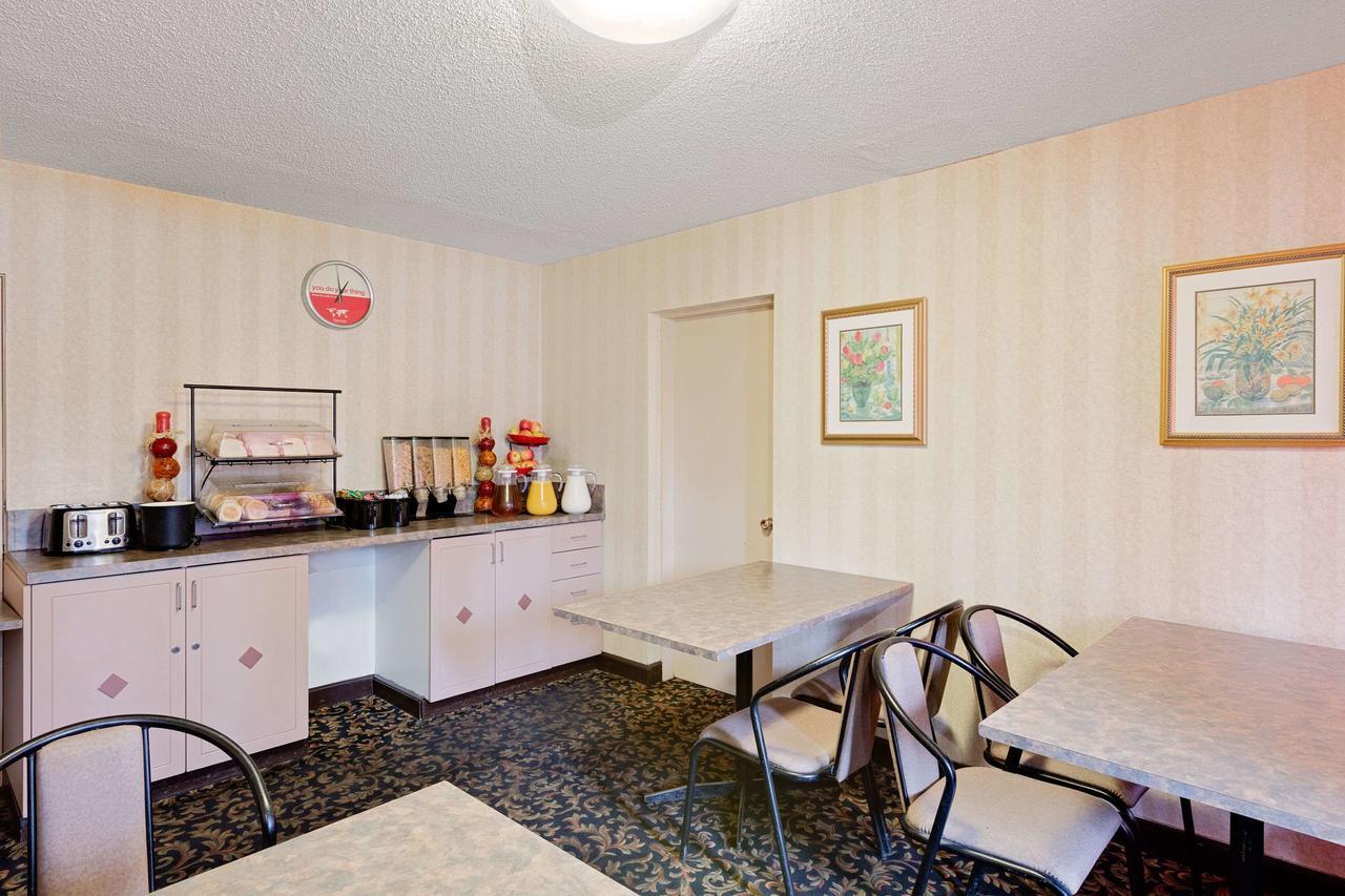 Ramada Limited 2* Calgary