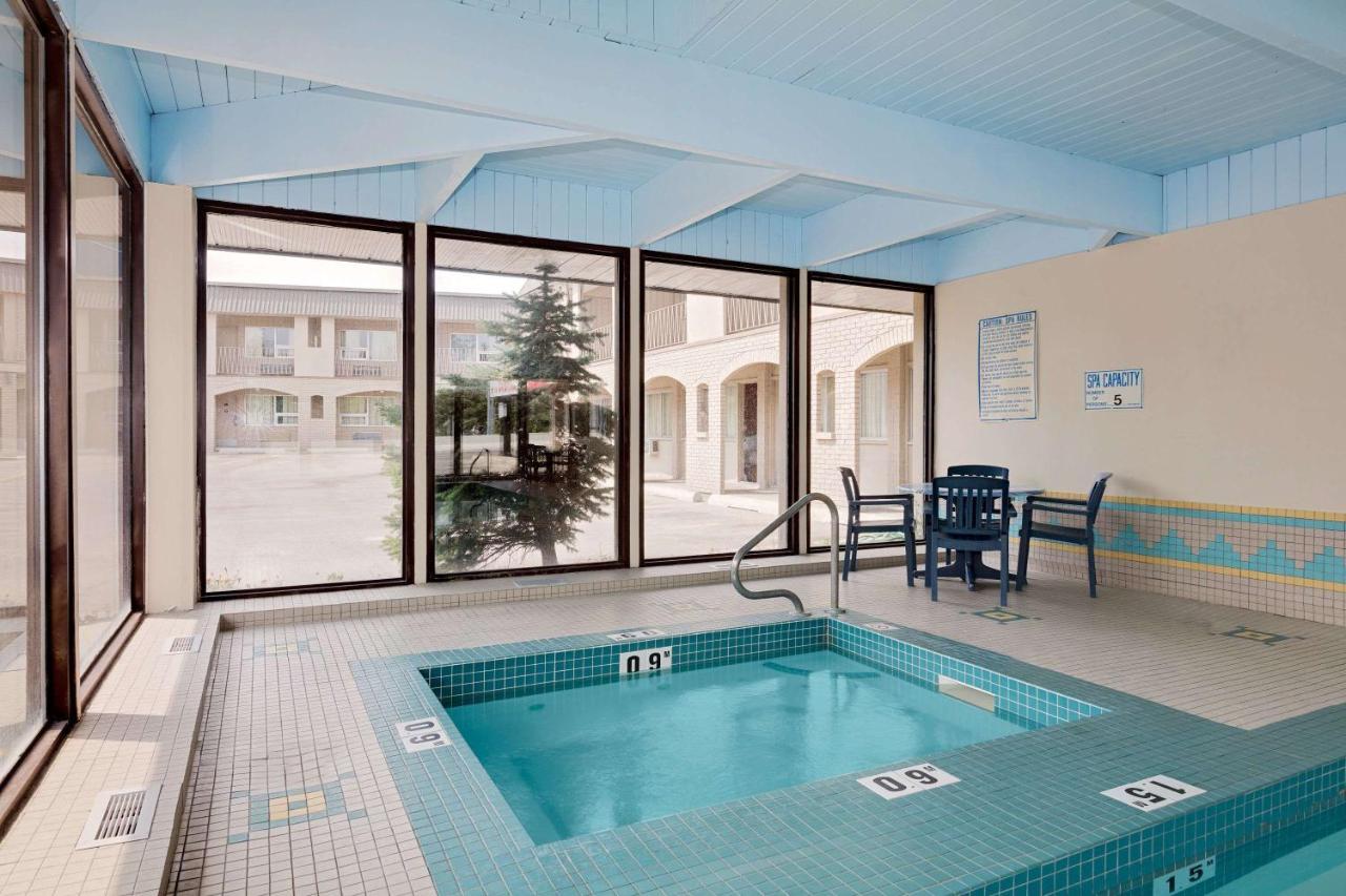 Ramada Limited Hotel Calgary