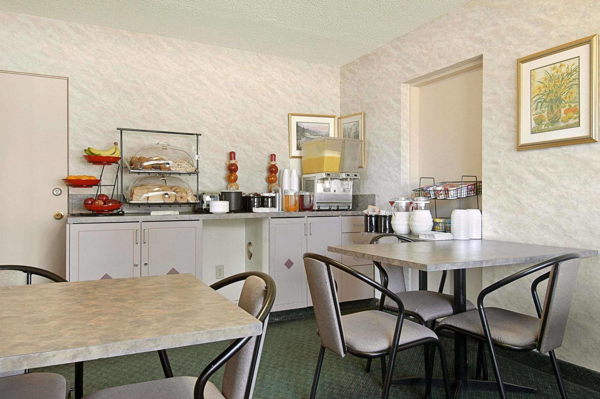 Ramada Limited 2*